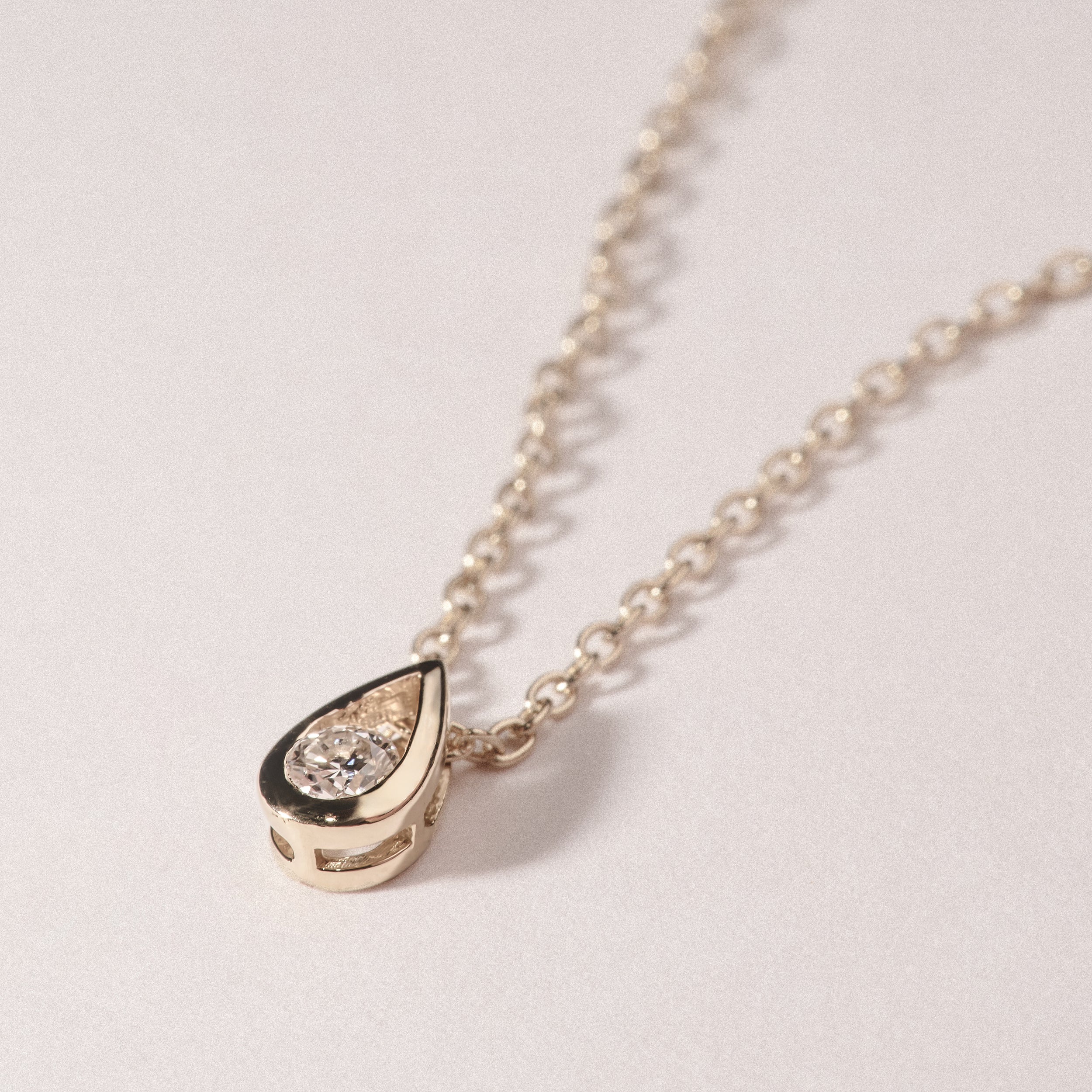 Teardrop Solitaire 0.10ct H/SI Round Cut Lab Grown Necklace in 18K Gold Vermeil - Image 8