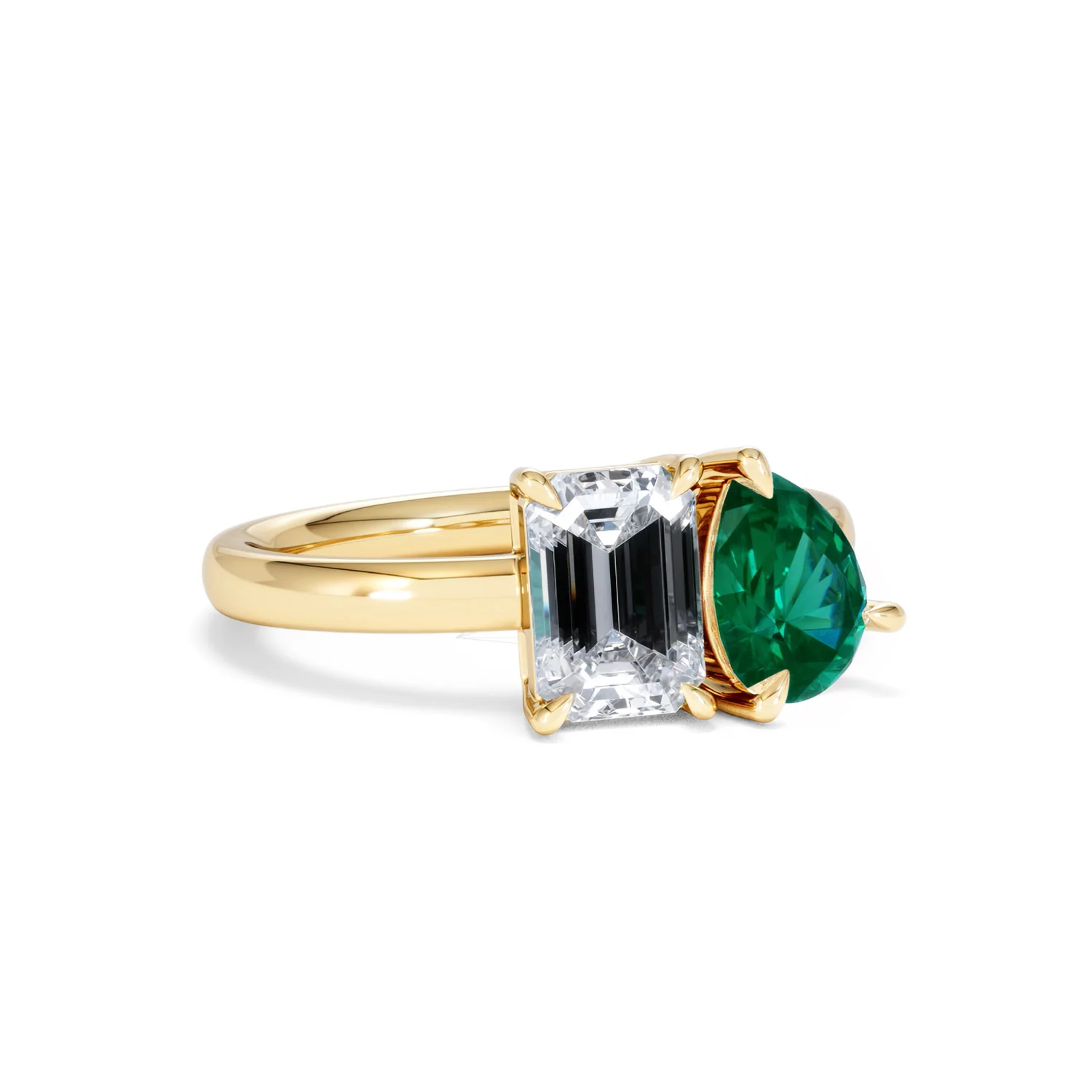 Toi Et Moi 1.50ct Emerald Cut Lab Diamond and 1.50ct Pear Lab Emerald Engagement Ring in 18K Yellow Gold - Image 15
