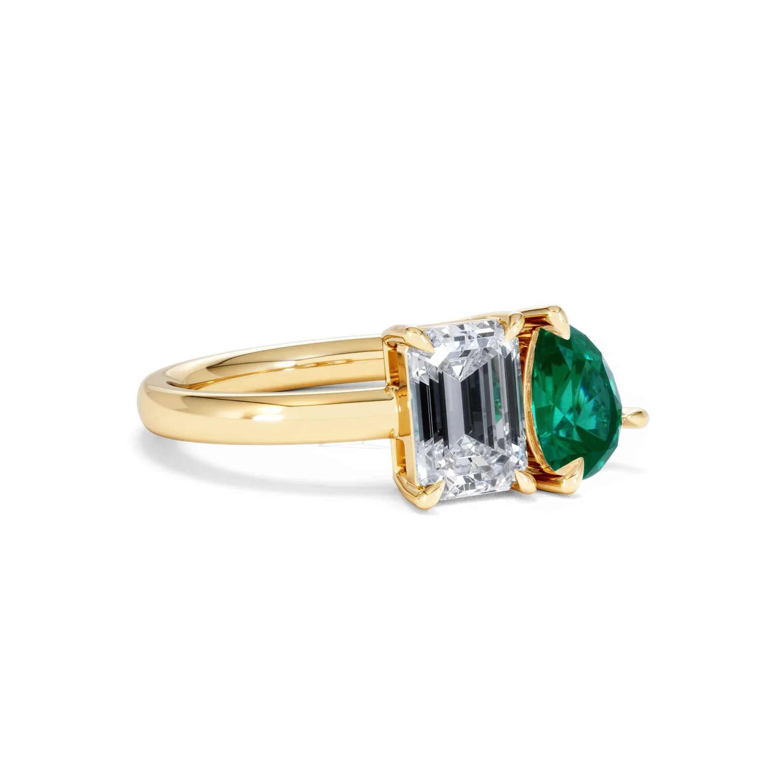 Toi Et Moi 1.50ct Emerald Cut Lab Diamond and 1.50ct Pear Lab Emerald Engagement Ring in 18K Yellow Gold - Image 17