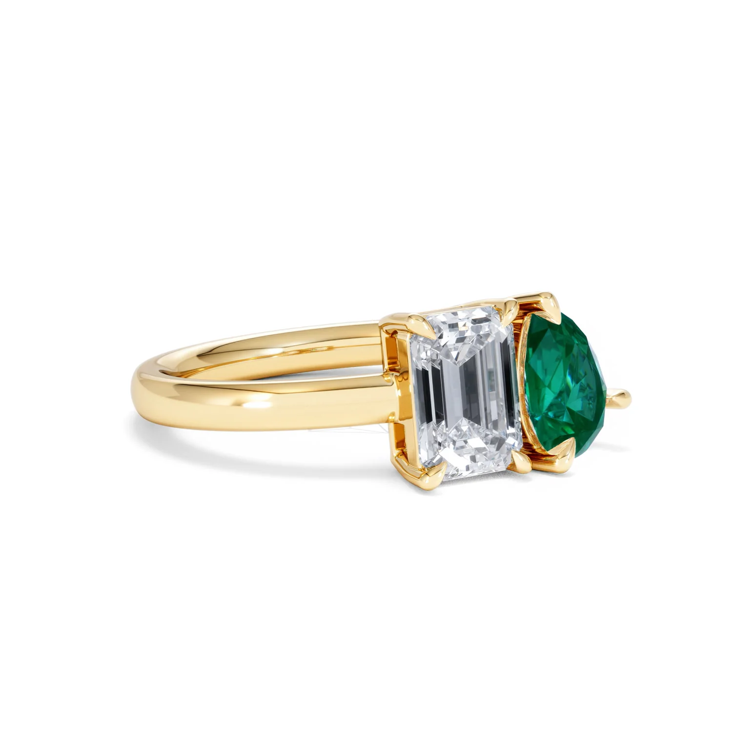 Toi Et Moi 1.50ct Emerald Cut Lab Diamond and 1.50ct Pear Lab Emerald Engagement Ring in 18K Yellow Gold - Image 18