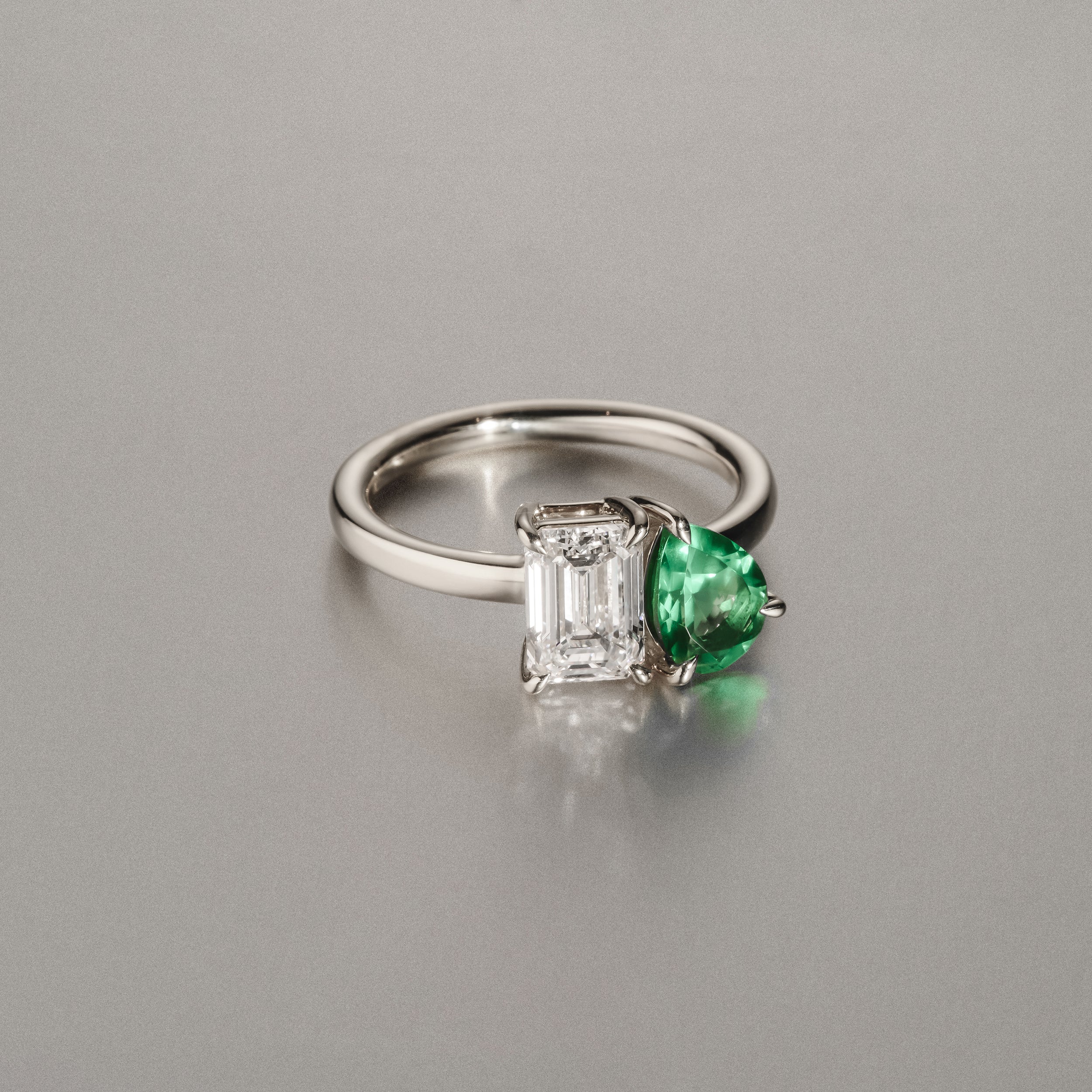 Toi Et Moi 1.50ct Emerald Cut Lab Diamond and 1.50ct Pear Lab Emerald Engagement Ring in Platinum - Image 6