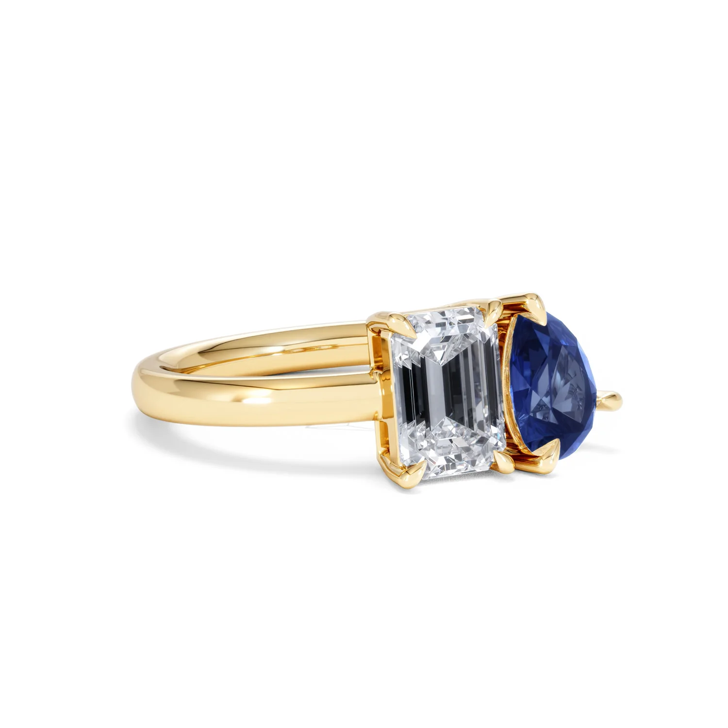 Toi Et Moi 1.50ct Emerald Cut Lab Diamond and 1.50ct Pear Lab Sapphire Engagement Ring in 18K Yellow Gold - Image 16