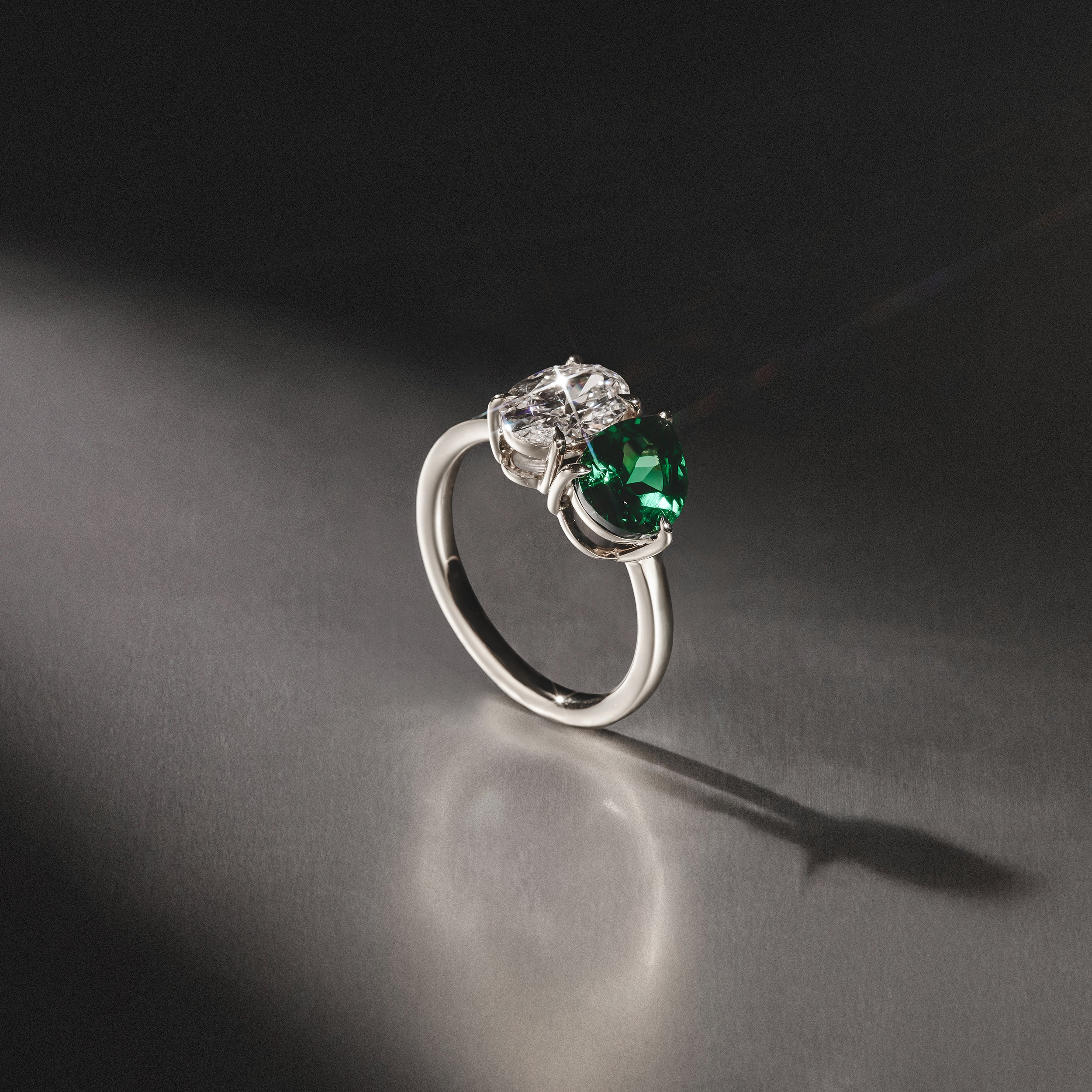 Toi Et Moi 1.50ct Oval Lab Diamond and 2.00ct Pear Lab Emerald Engagement Ring in Platinum - Image 6