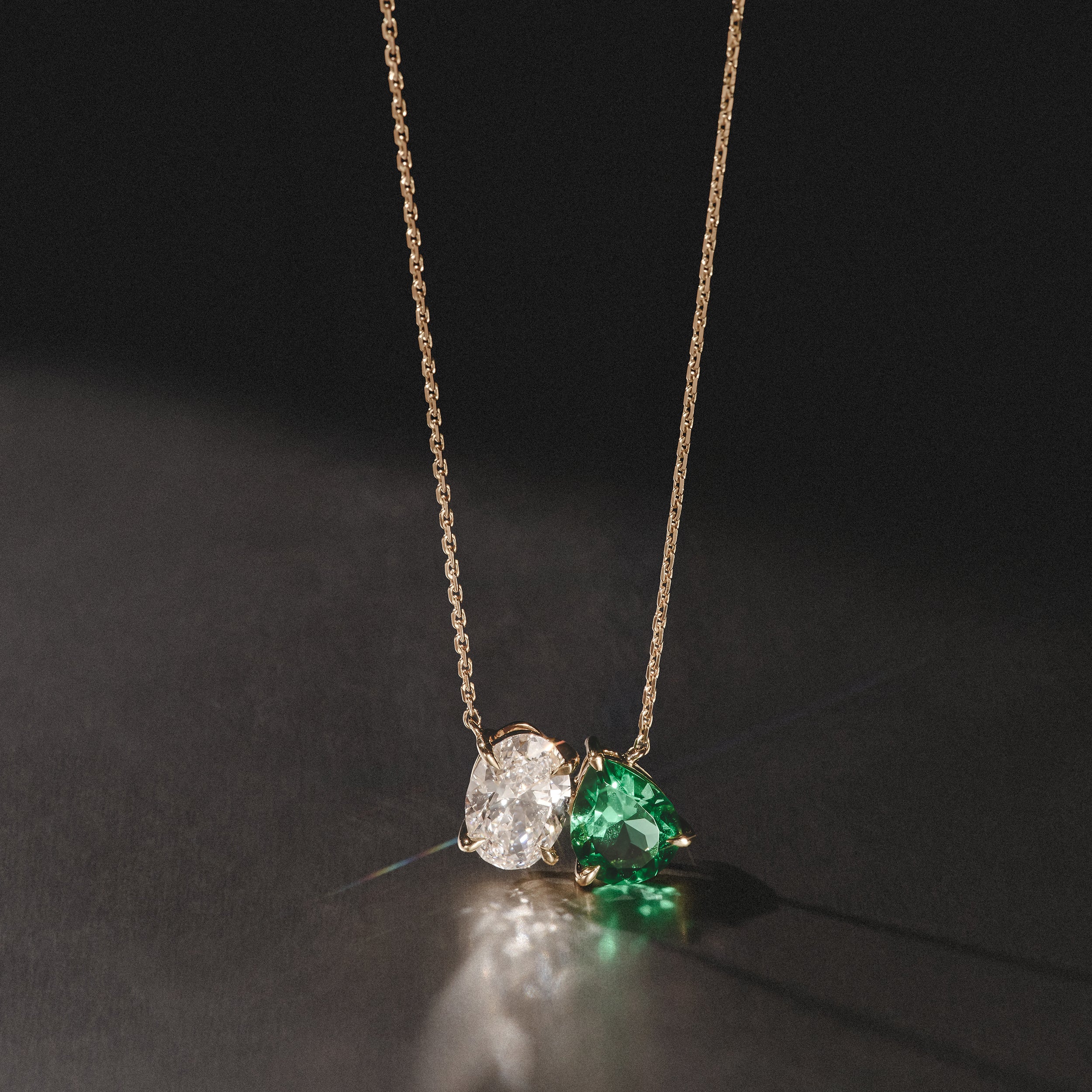 Toi Et Moi 1.50ct Oval Lab Diamond and 2.50ct Pear Lab Emerald Necklace in 18K Yellow Gold - Image 8