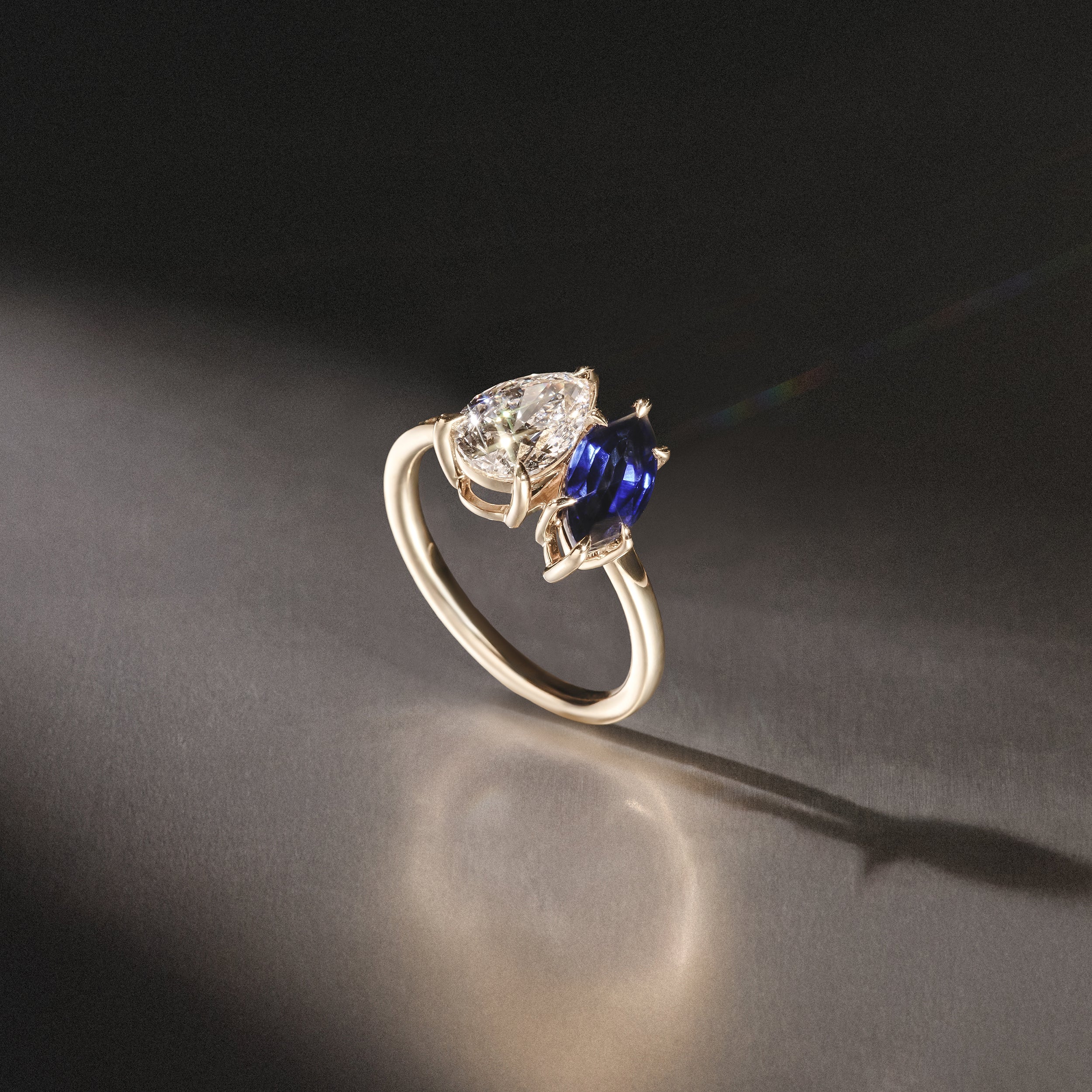 Toi Et Moi 1.50ct Pear Lab Diamond and 1.50ct Marquise Lab Sapphire Engagement Ring in 18K Yellow Gold - Image 8