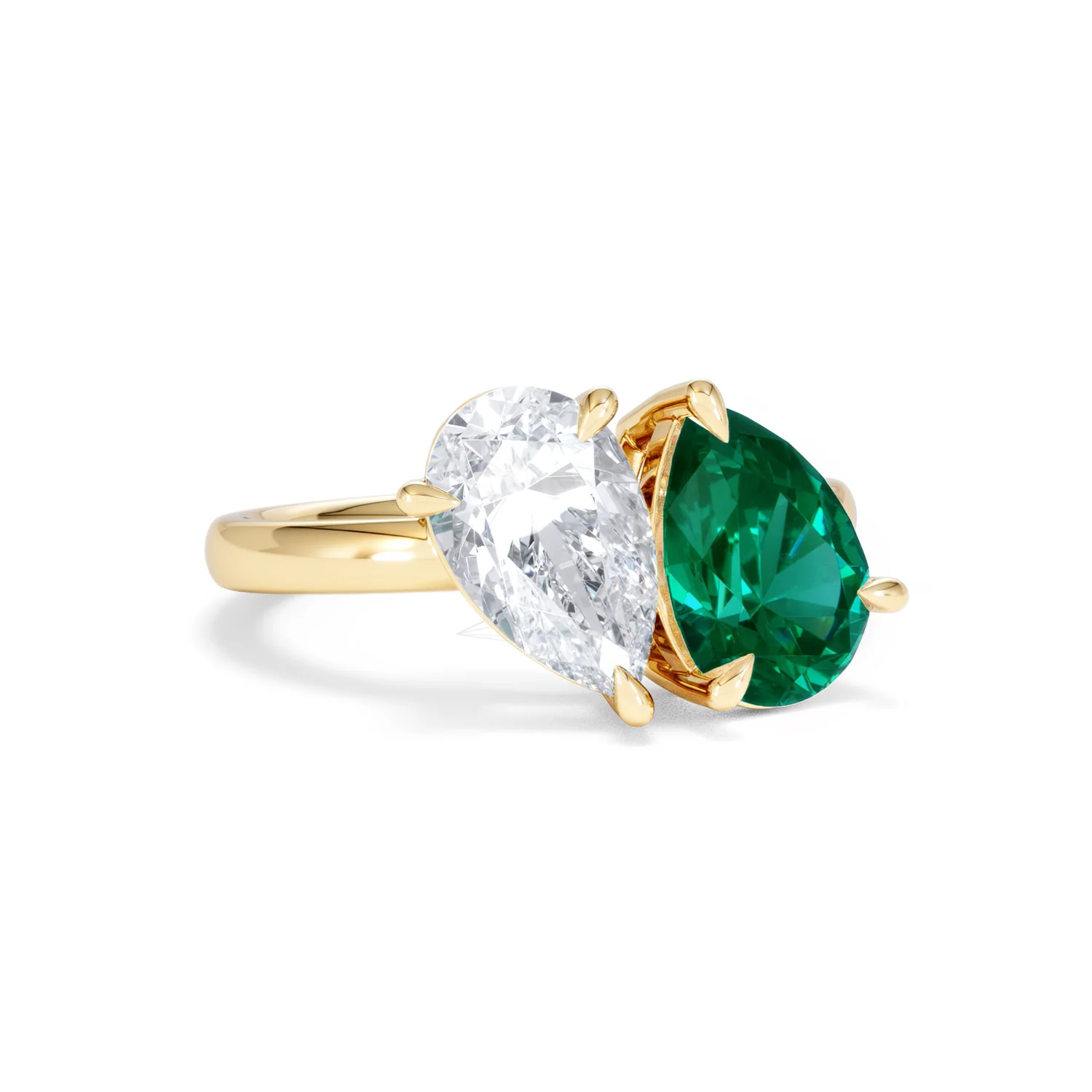 Toi Et Moi 1.50ct Pear Lab Diamond and 2.60ct Pear Lab Emerald Engagement Ring in 18K Yellow Gold - Image 13