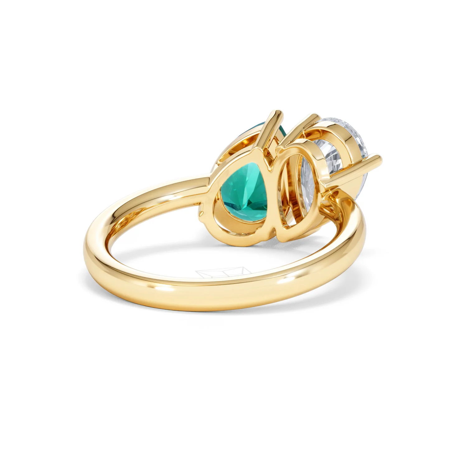 Toi Et Moi 1.50ct Pear Lab Diamond and 2.60ct Pear Lab Emerald Engagement Ring in 18K Yellow Gold - Image 43