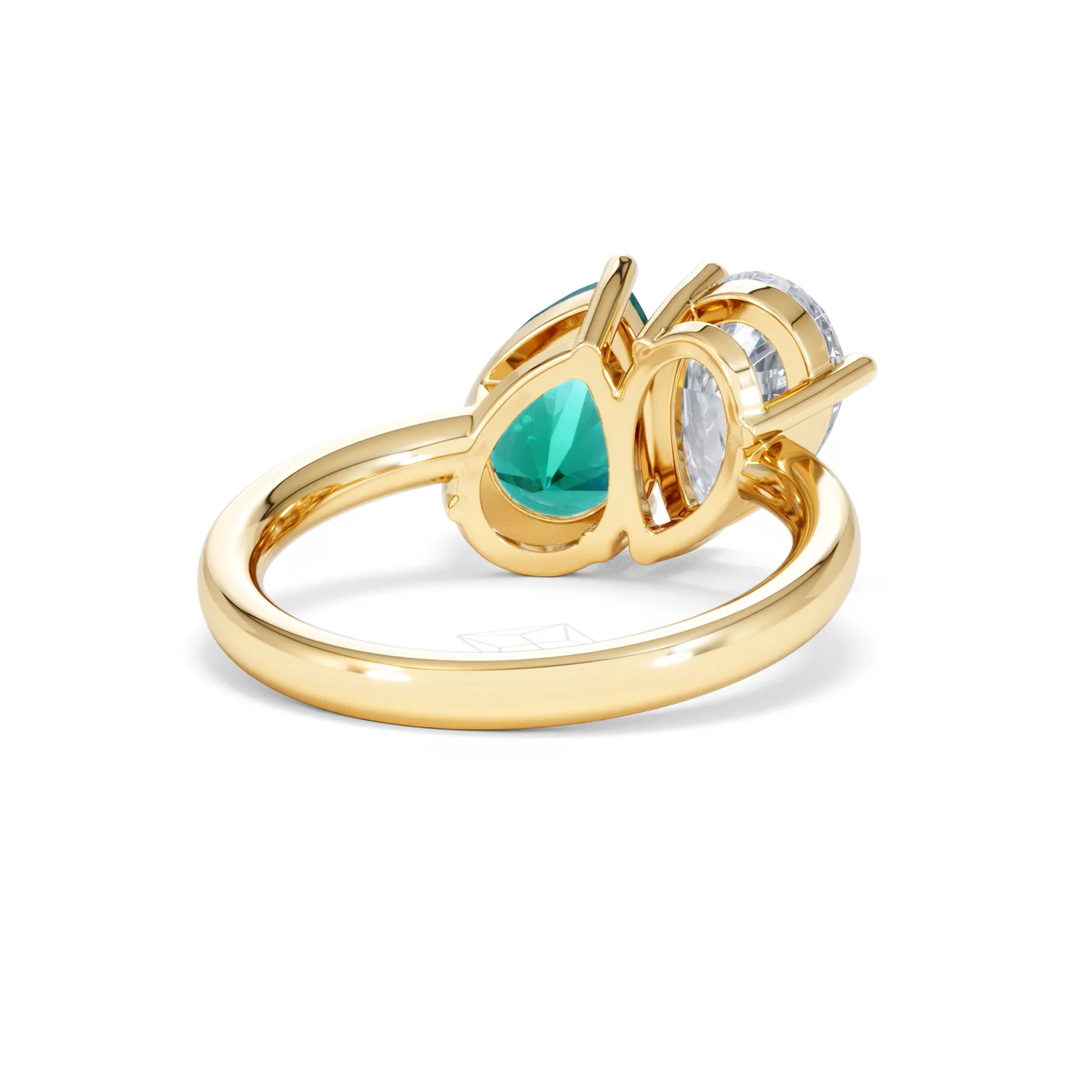 Toi Et Moi 1.50ct Pear Lab Diamond and 2.60ct Pear Lab Emerald Engagement Ring in 18K Yellow Gold - Image 44