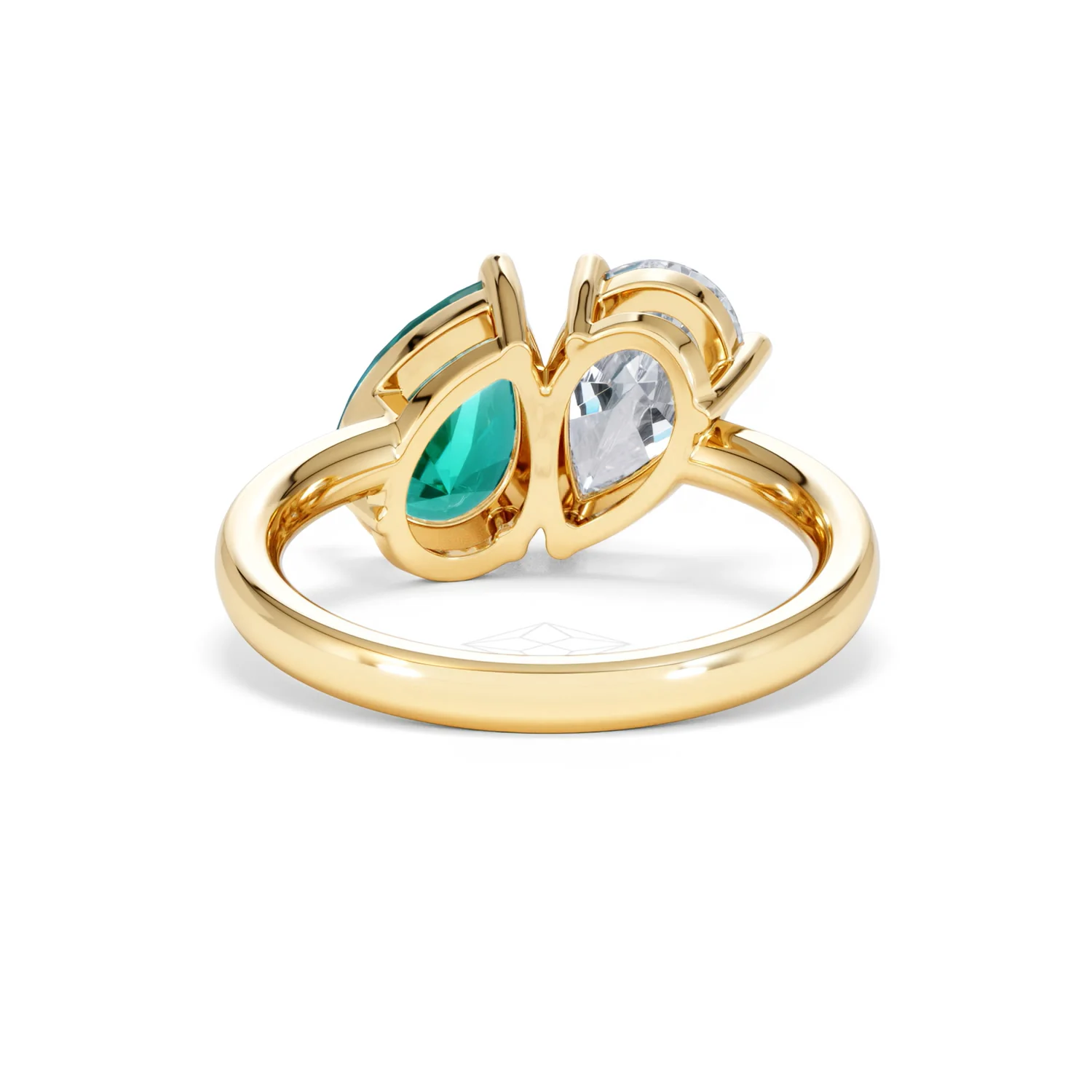Toi Et Moi 1.50ct Pear Lab Diamond and 2.60ct Pear Lab Emerald Engagement Ring in 18K Yellow Gold - Image 49