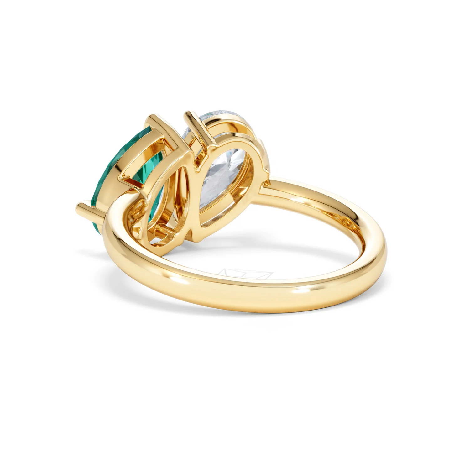 Toi Et Moi 1.50ct Pear Lab Diamond and 2.60ct Pear Lab Emerald Engagement Ring in 18K Yellow Gold - Image 55