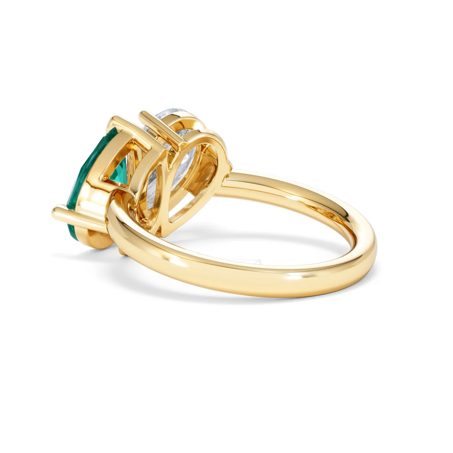 Toi Et Moi 1.50ct Pear Lab Diamond and 2.60ct Pear Lab Emerald Engagement Ring in 18K Yellow Gold - Image 59