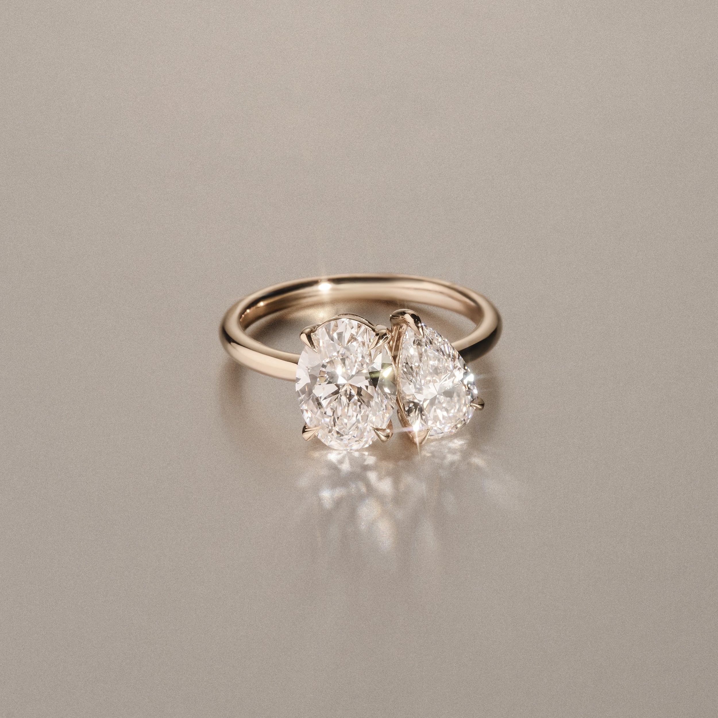 Toi Et Moi 3.00ct Oval and Pear Cut Lab Diamond Engagement Ring in 18K Yellow Gold - Image 6